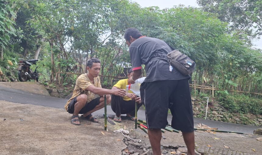 Malam Takbiran di Dusun Sombron: Cahaya Oncor Kembali Menghiasi Tradisi