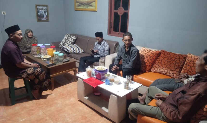 Dukungan untuk Merti Dusun Sombron, Pengusaha Lokal Pak Rawinda Beri Bantuan