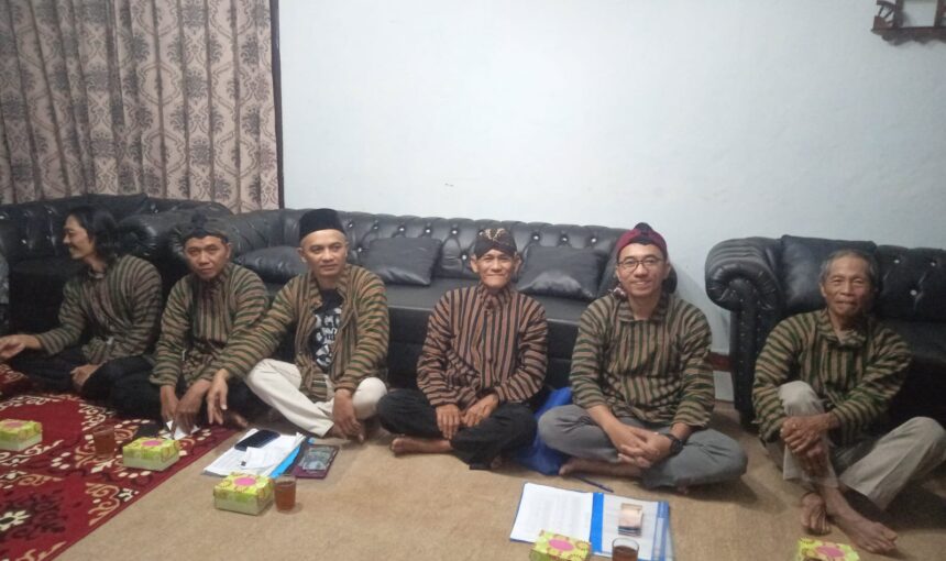 Rapat RT 04: Kolaborasi Warga dan Panitia Merti Dusun dalam Menyongsong Perayaan Budaya