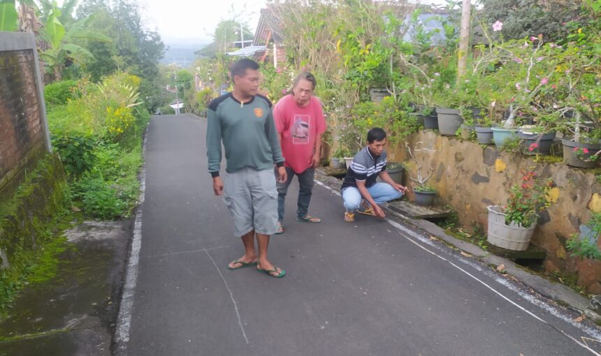 Persiapan Merti Dusun Sombron, Panitia Lakukan Pengukuran Panggung dan Penataan Kursi
