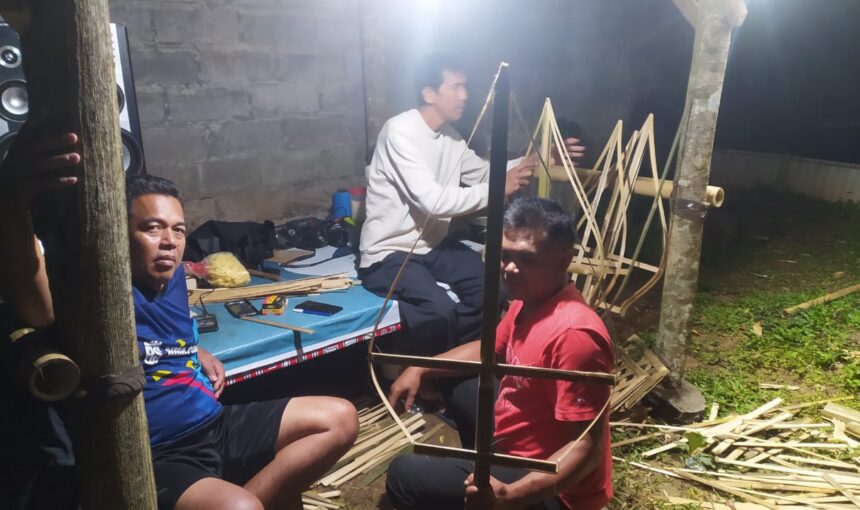 Gunungan di Sepanjang Jalan: Jejak Filosofis Merti Dusun Sombron