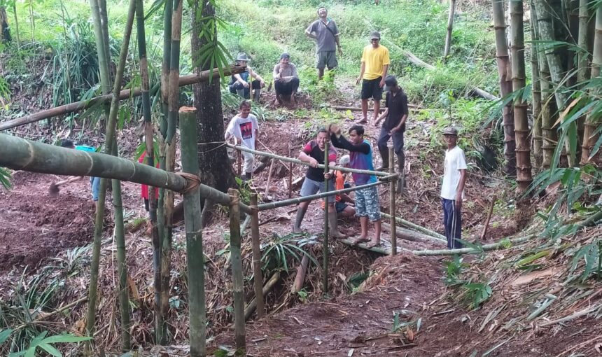 Bunyi Kentongan dan Semangat yang Tak Pernah Luntur: Gotong Royong Warga Sombron Menyambut Merti Dusun
