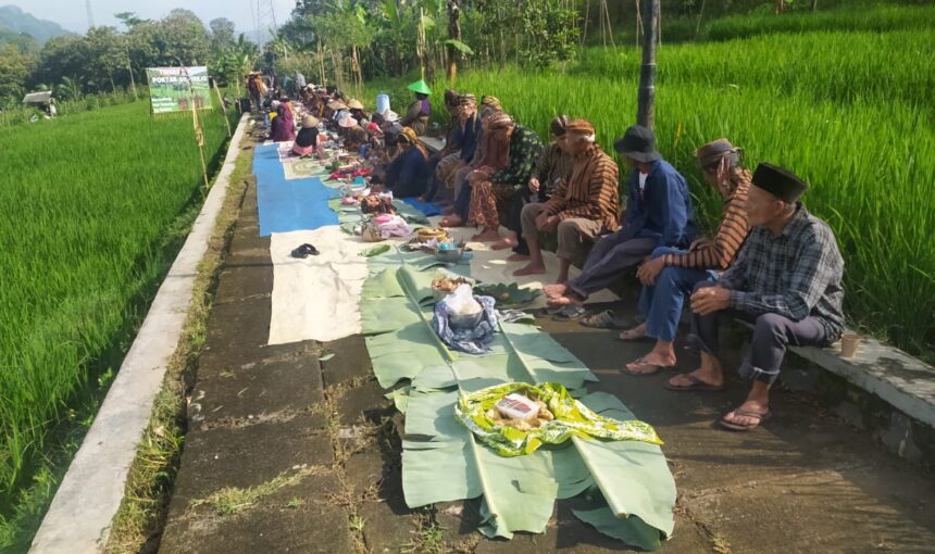 Camat Tuntang Aris Setiawan: Menjaga Warisan Tingkepan sebagai Simbol Kebersamaan Warga Sombron